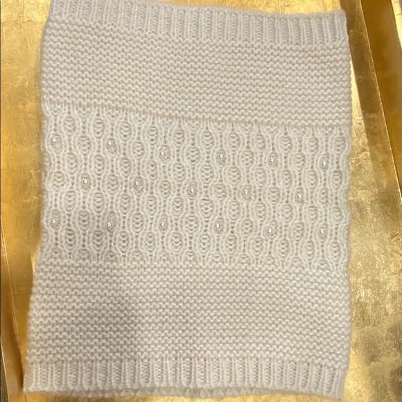 Betsey Johnson Soft Knit Ivory Cowl Infinity Scarf w/ Pearl Beads IMMACULATE - Picture 7 of 10